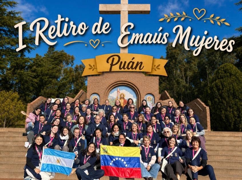 La comunidad EMAÚS celebrando juntos
